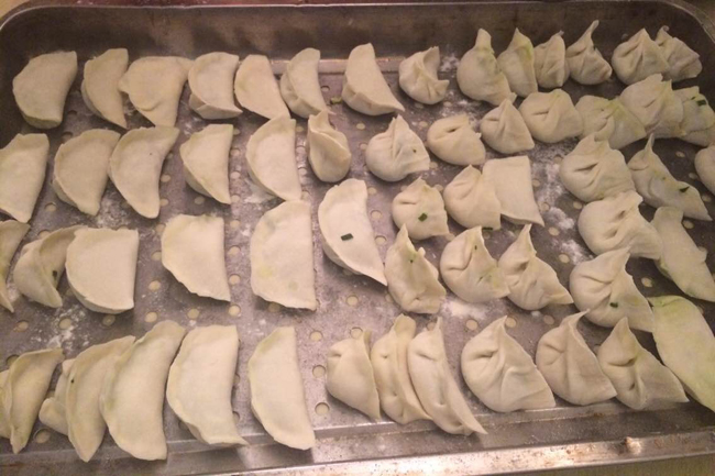 壩上包餃子