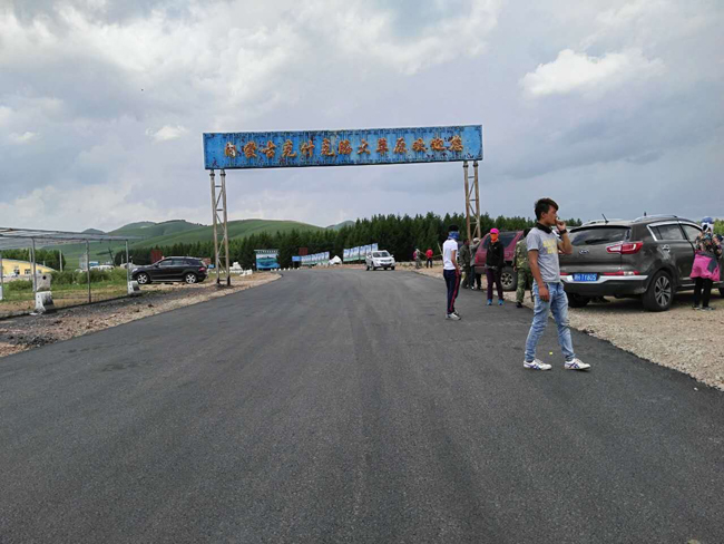 烏蘭布統修路